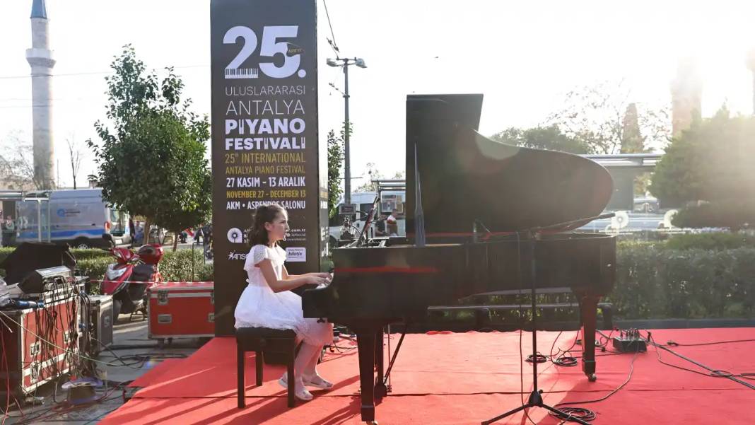 Antalya Piyano Festivali Sokaklara Taştı 9